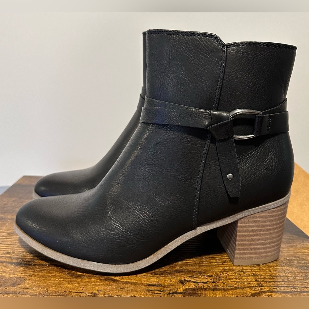 Frye and Co. Women’s Black Italia Stacked Heel Booties NWT Size 11